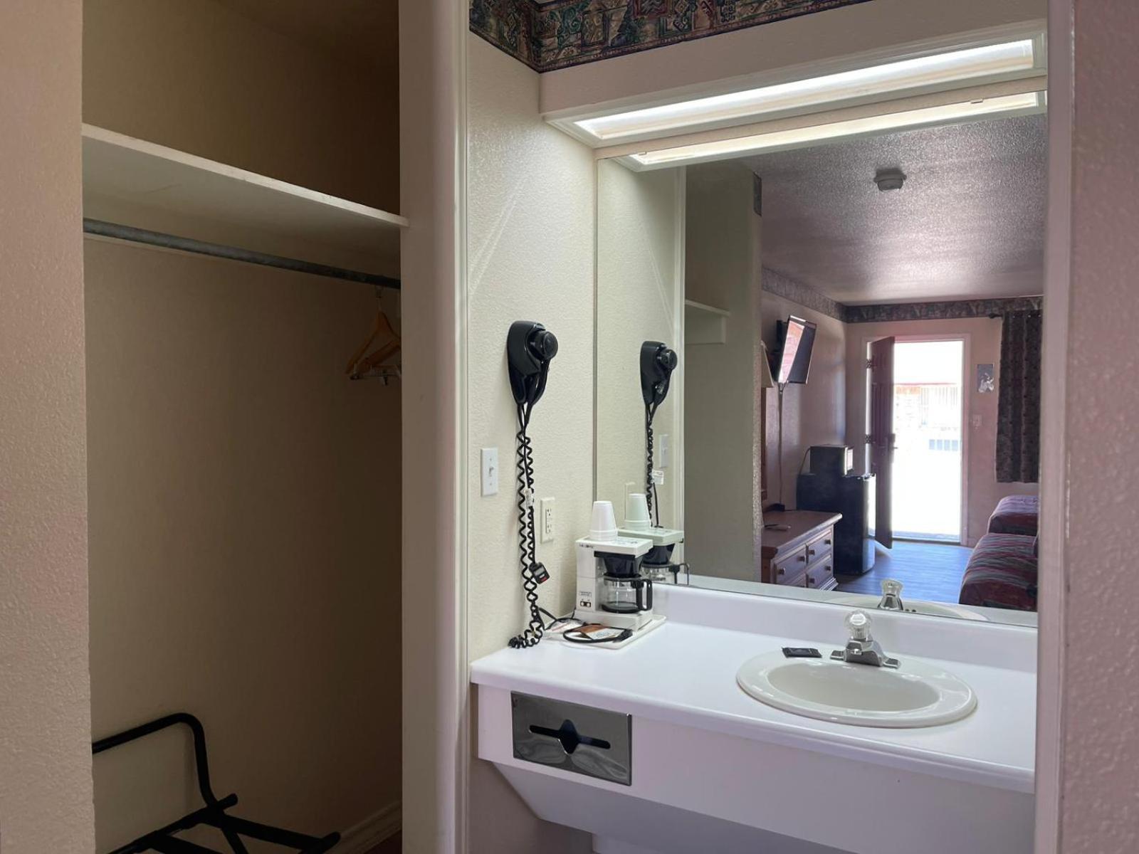 Lakeside Inn & Suites By Oyo Mathis I 37 Ngoại thất bức ảnh